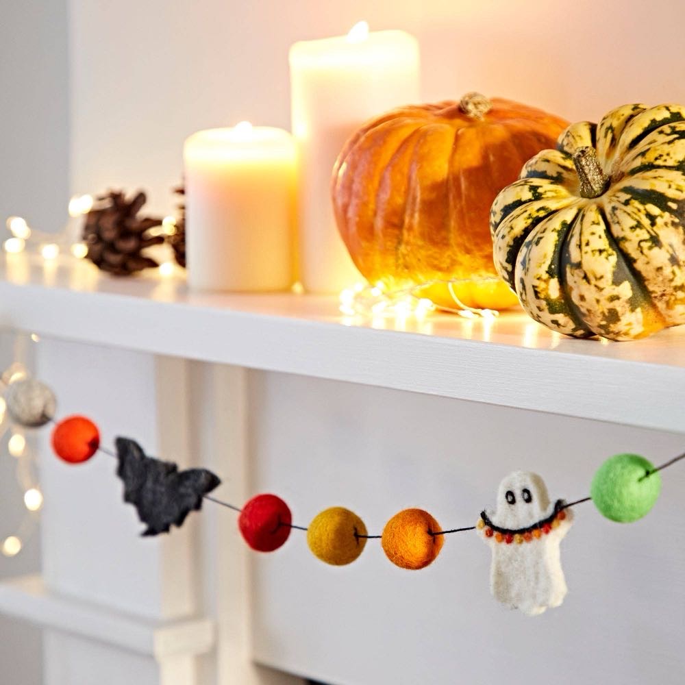 Felt Ghosts and Bats Halloween Garland With Pom Pom