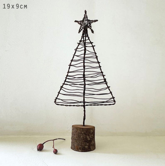 Rusty Christmas Tree With Wire Star - East of India