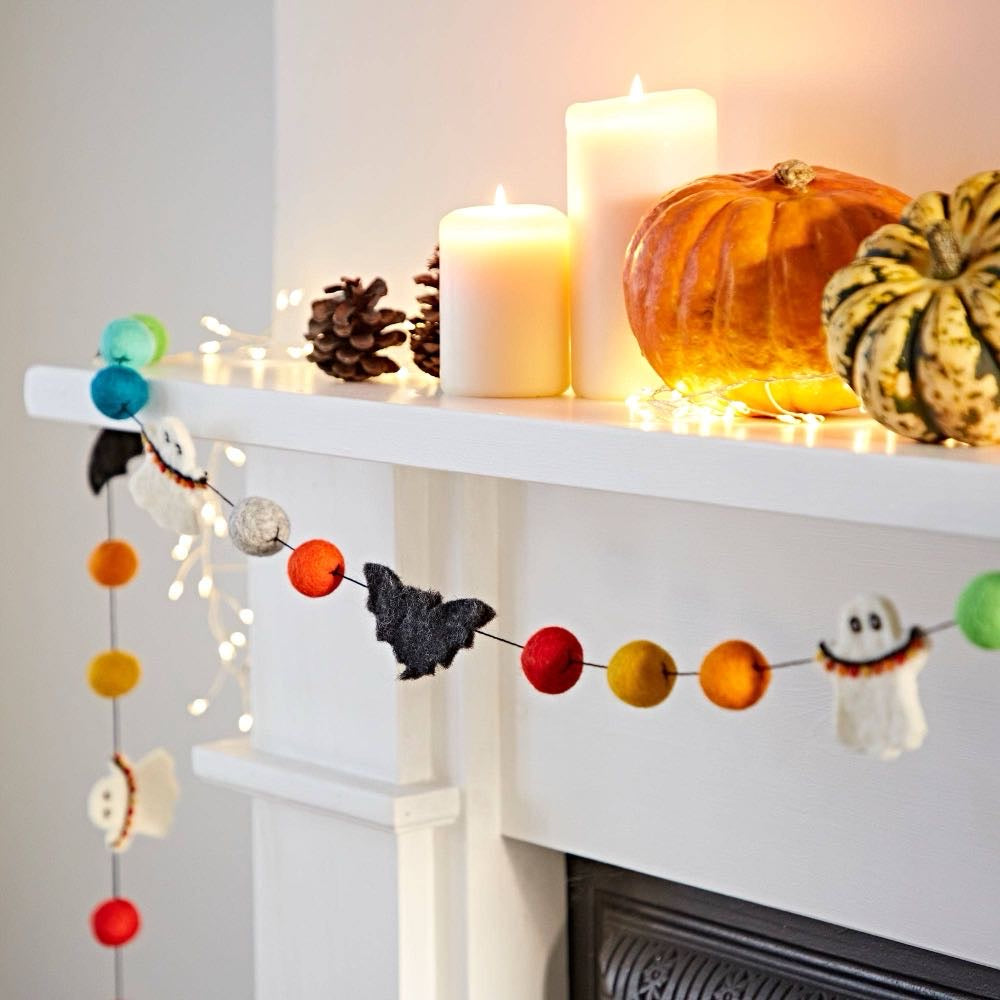 Felt Ghosts and Bats Halloween Garland With Pom Pom